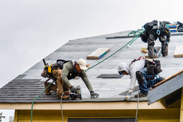 Professional Gutter Installation technician working in Battle Creek, MI